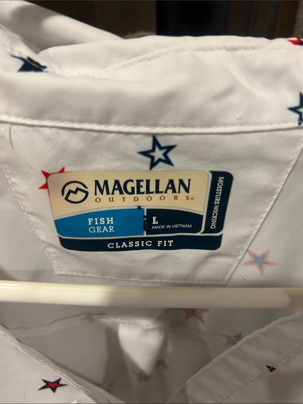 Magellan Outdoors White Buttonless Shirt with Red and Navy Star Print - Picture 2 of 2